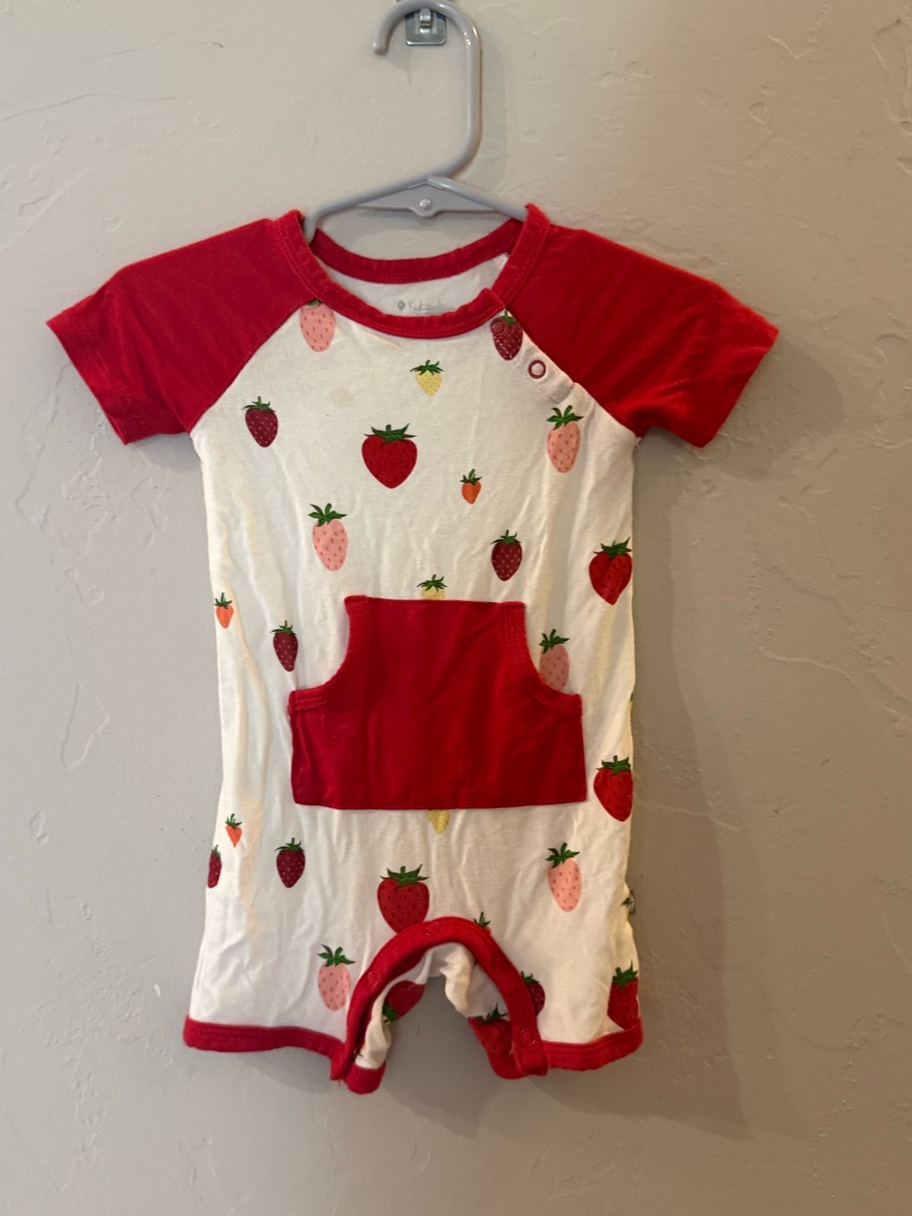 Kyte baby strawberry shortall bamboo 6-12 months